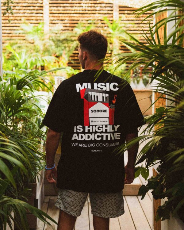 T-SHIRT MUSIC SAVES